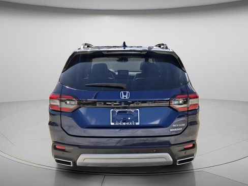 Used 2023 Honda Pilot Touring image 6