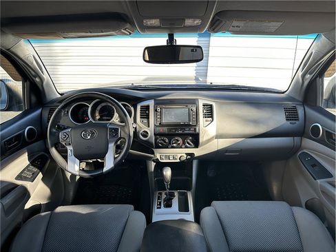 Used 2014 Toyota Tacoma 4x4 Double Cab image 17