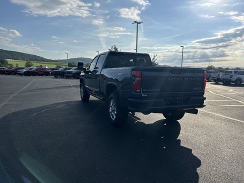 Used 2025 Chevrolet Silverado 2500 High Country w/ High Country Premium Package AWD/4WD image 5