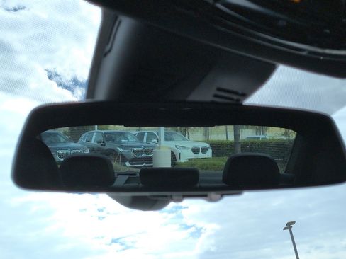 Certified 2023 BMW 330i Sedan w/ M Sport Package image 27