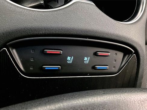 Used 2021 Toyota Venza XLE image 33