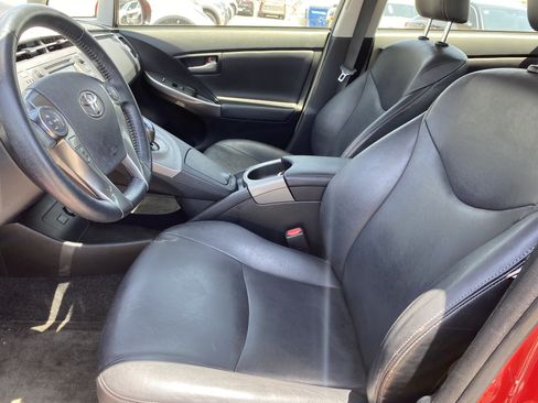 Used 2015 Toyota Prius Persona Series FWD image 11