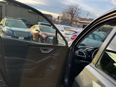 Used 2022 Subaru Forester Premium image 10