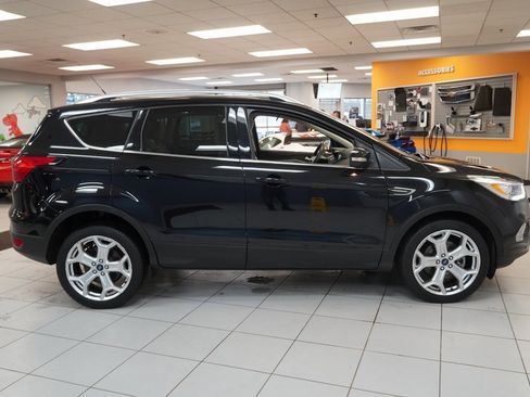 Used 2019 Ford Escape Titanium image 14