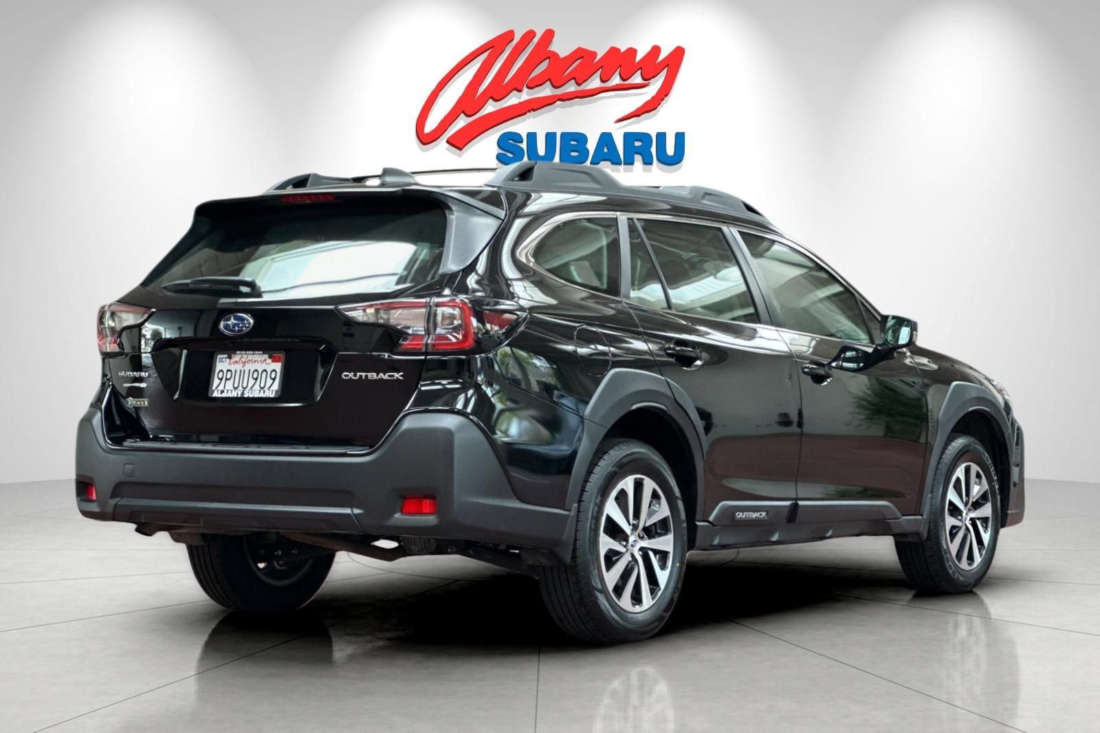 Used 2025 Subaru Outback AWD/4WD image 4