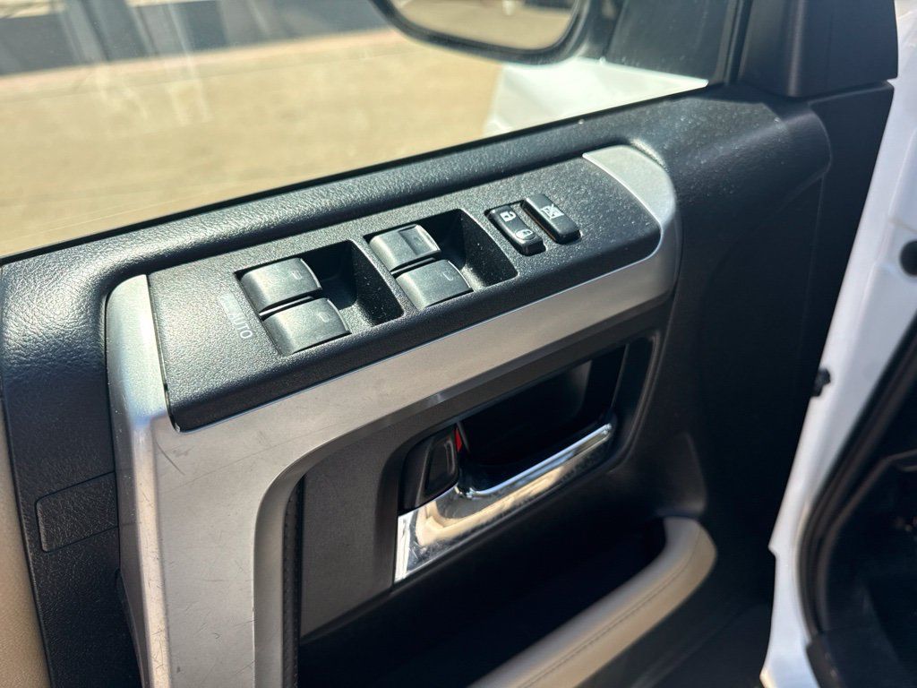 Used 2016 Toyota 4Runner SR5 RWD image 17