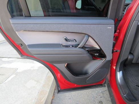 Used 2024 Land Rover Range Rover Sport SE AWD/4WD image 38
