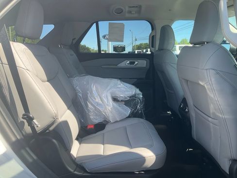 New 2026 Ford Explorer Active w/ Active Comfort Package RWD image 13
