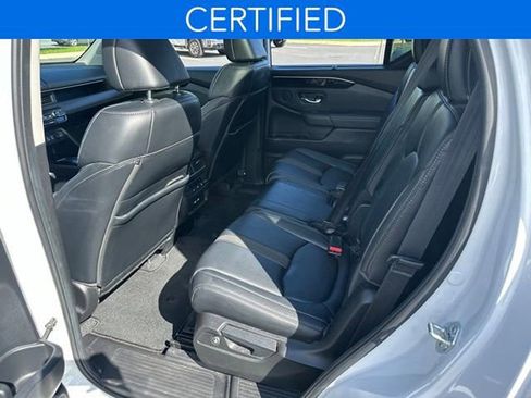 Used 2023 Honda Pilot Touring image 11