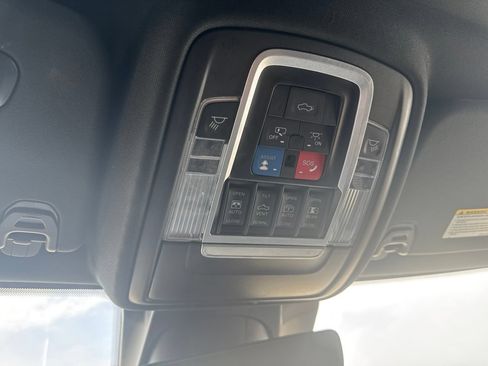 Used 2022 RAM 1500 Laramie AWD/4WD image 16