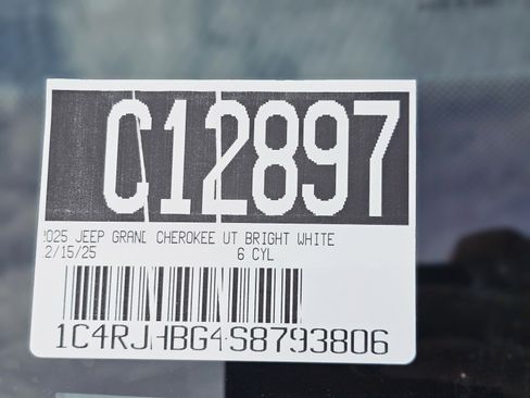 New 2025 Jeep Grand Cherokee Limited image 10