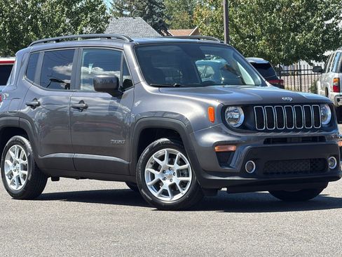 Used 2019 Jeep Renegade Latitude FWD image 2