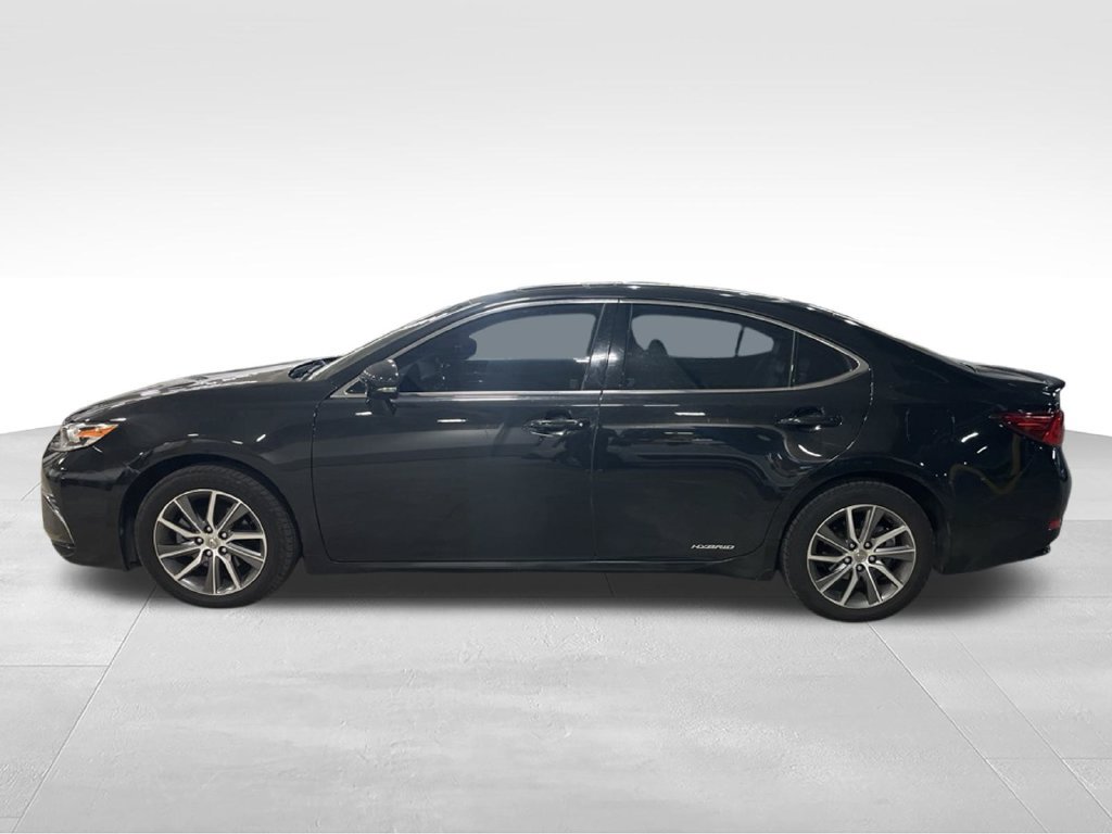 Used 2016 Lexus ES 300h w/ Luxury Package w/Wood Trim FWD image 12