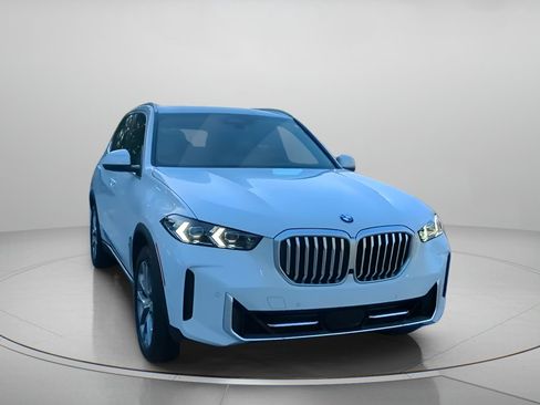 Used 2025 BMW X5 xDrive40i w/ Premium Package AWD/4WD image 2