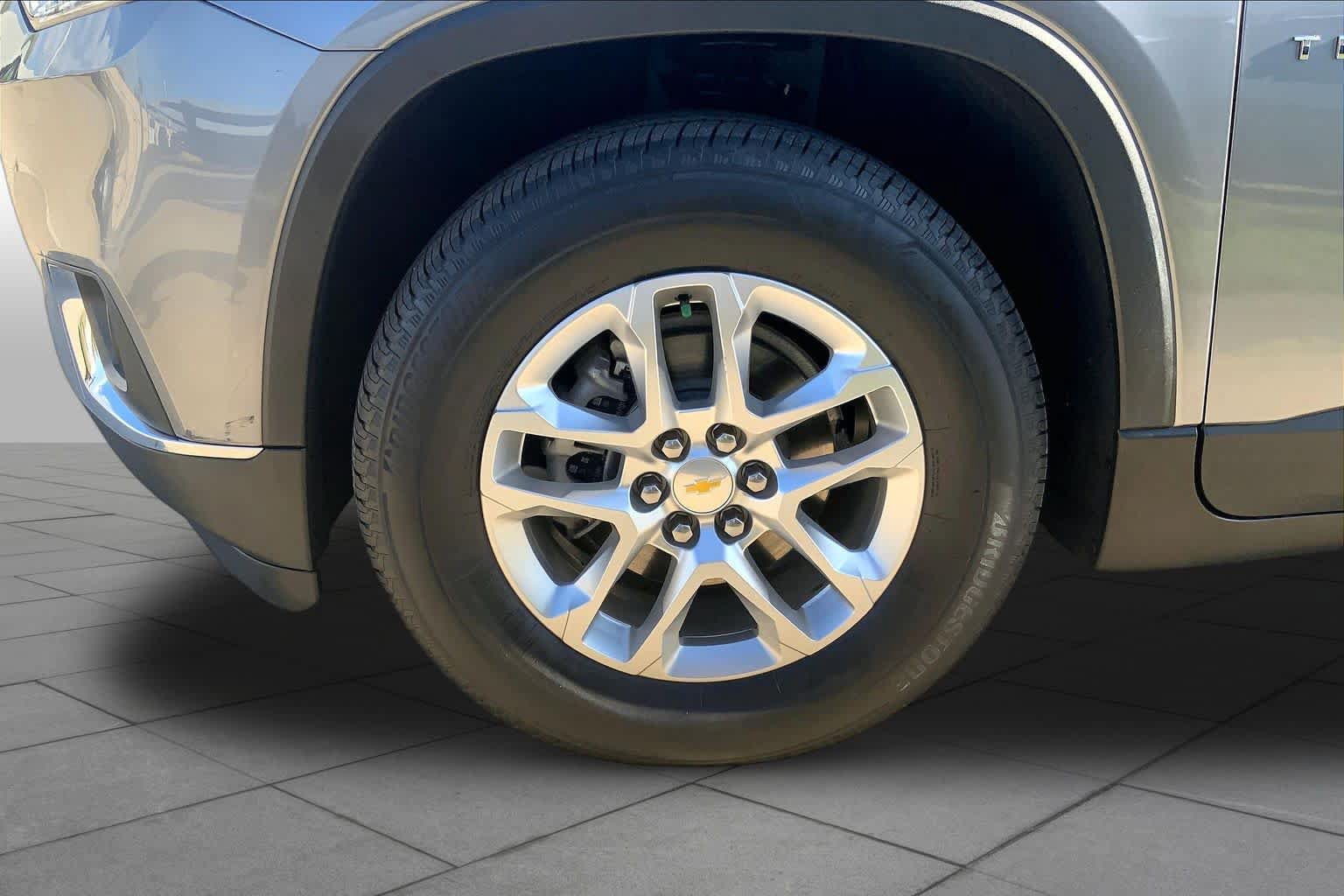 Used 2021 Chevrolet Traverse LT w/ LPO, Floor Liner Package AWD/4WD image 10