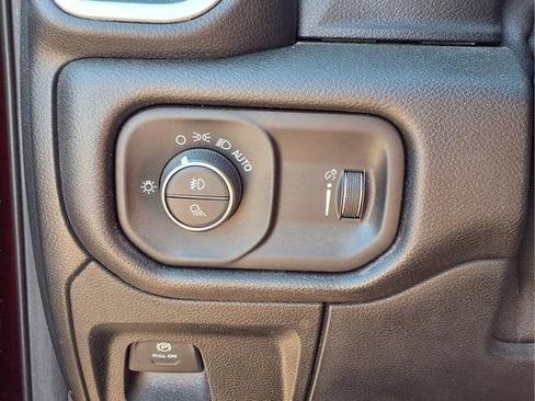 Used 2020 RAM 1500 Big Horn AWD/4WD image 14