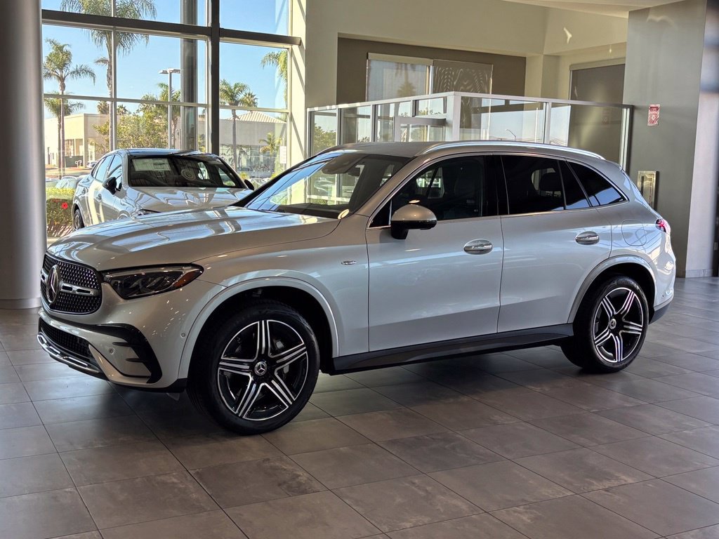 Used 2025 Mercedes-Benz GLC 350e 4MATIC image 11
