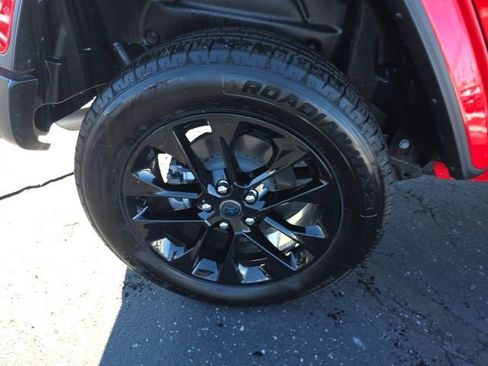 Used 2025 Jeep Wrangler Unlimited Sahara w/ Safety Group image 49