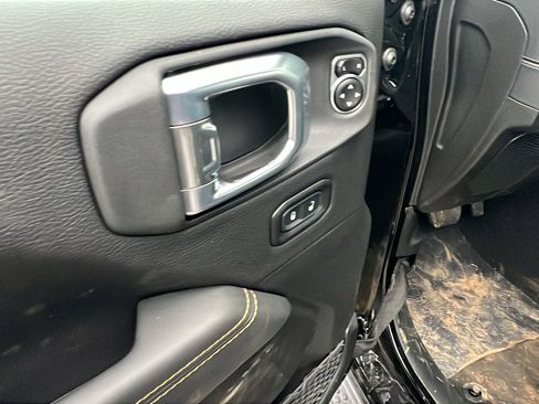 New 2026 Jeep Wrangler Unlimited Sahara AWD/4WD image 15
