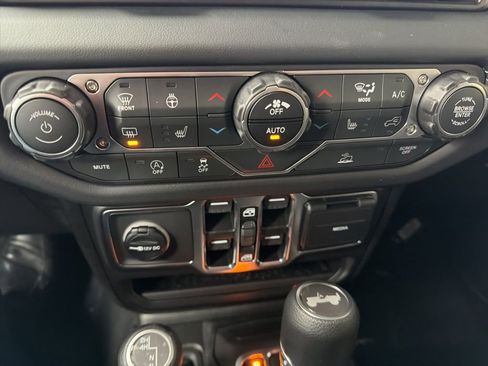 New 2025 Jeep Wrangler Sahara w/ Technology Group image 16