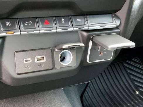 Used 2024 Chevrolet Silverado 1500 Custom RWD image 60