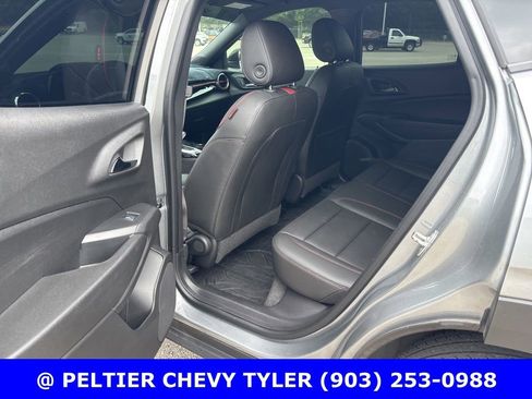 Used 2025 Chevrolet Trax RS w/ Driver Confidence Package FWD image 18