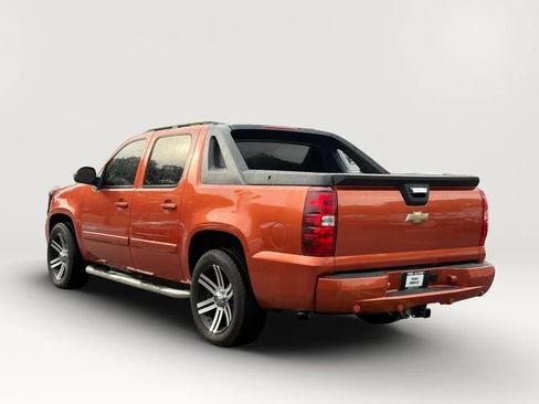 Used 2007 Chevrolet Avalanche LTZ w/ LTZ Preferred Equipment Group RWD image 7