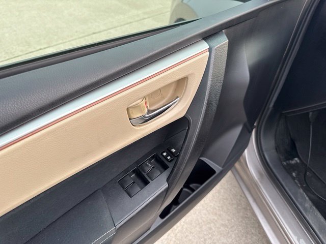 Used 2016 Toyota Corolla LE FWD image 16