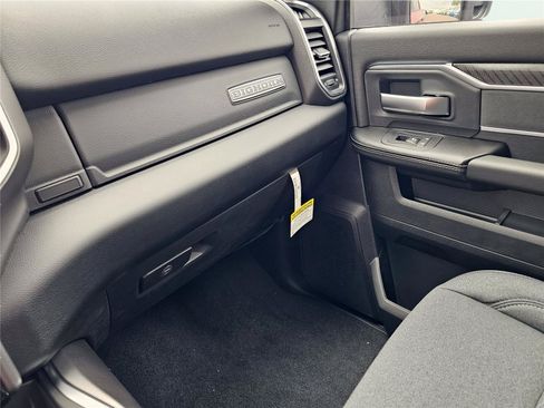 New 2026 RAM 2500 Big Horn AWD/4WD image 30