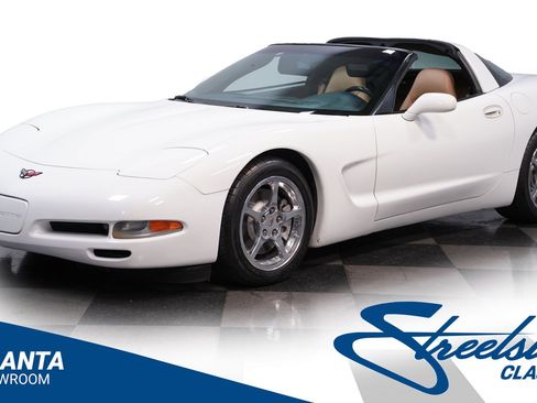 Used 2004 Chevrolet Corvette Coupe w/ Roof Package RWD image 1