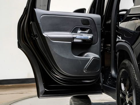 Used 2024 Mercedes-Benz GLB 250 w/ Exclusive Package image 45