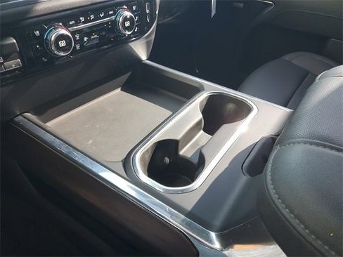 Used 2024 GMC Sierra 2500 SLT w/ SLT Premium Package image 18