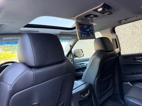 Used 2019 Cadillac Escalade Premium Luxury RWD image 13