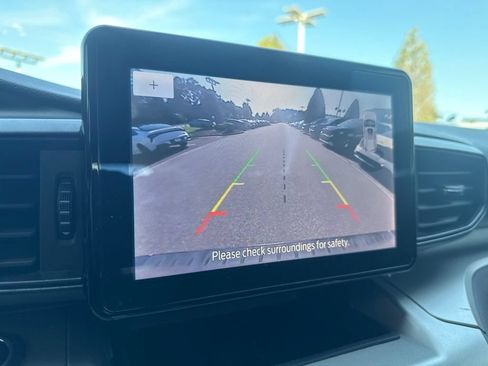 Used 2021 Ford Explorer XLT AWD/4WD image 12