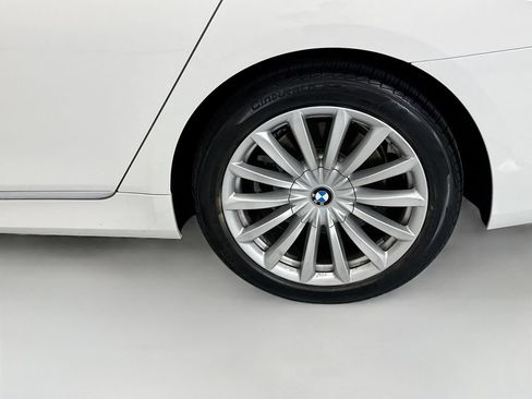 Used 2020 BMW 740i w/ Premium Package RWD image 30
