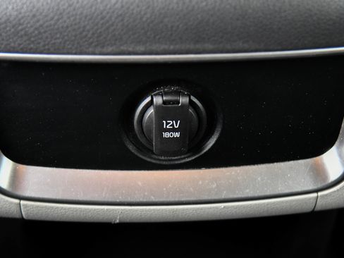 Used 2024 Kia Carnival LX image 38