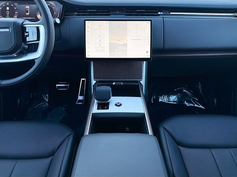 New 2026 Land Rover Range Rover Long Wheelbase SE AWD/4WD image 19