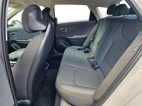 Used 2025 Kia K4 FWD image 31
