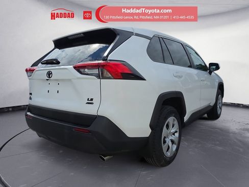 Used 2024 Toyota RAV4 LE AWD/4WD image 6