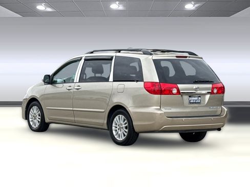 Used 2008 Toyota Sienna LE FWD image 3