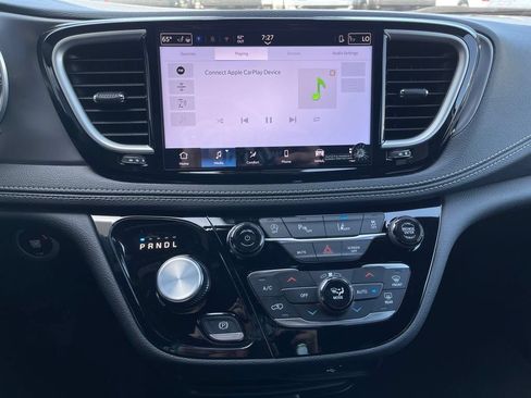 New 2026 Chrysler Pacifica Select w/ S Appearance Package FWD image 32