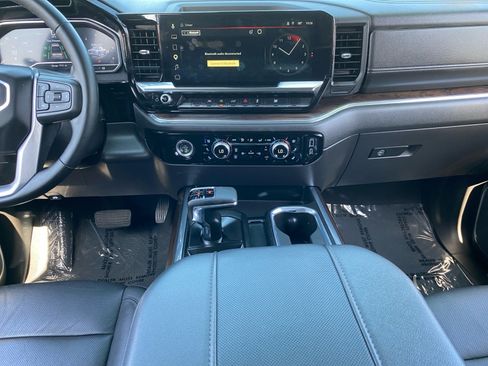 Used 2024 GMC Sierra 1500 SLT w/ SLT Premium Package AWD/4WD image 11