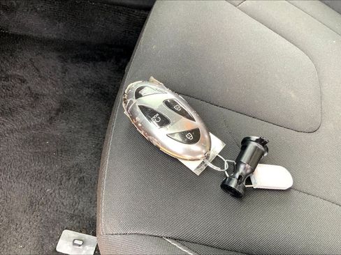 Used 2024 Hyundai Elantra SEL FWD image 13