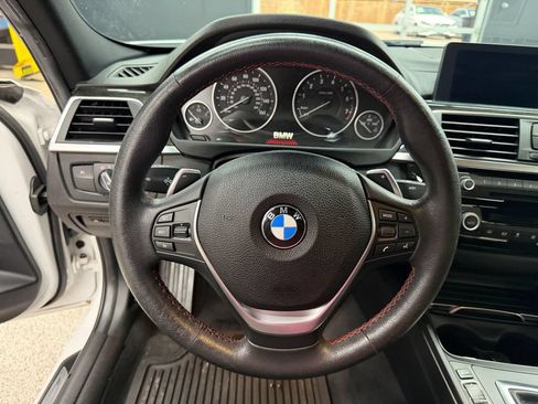 Used 2018 BMW 330i xDrive Sedan AWD/4WD image 23