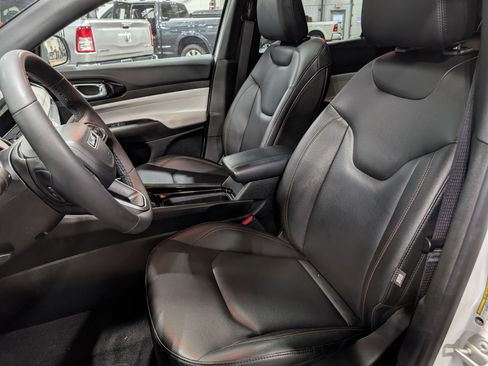 Used 2023 Jeep Compass Limited w/ Sun and Sound Group image 10