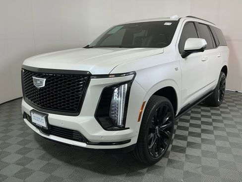 Used 2025 Cadillac Escalade Sport Platinum w/ LPO, ONYX Package AWD/4WD image 2