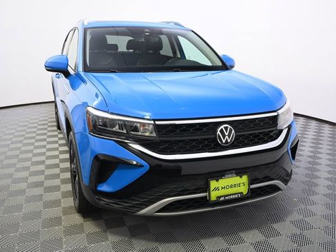 Used 2023 Volkswagen Taos SE w/ Panoramic Sunroof Package AWD/4WD image 6
