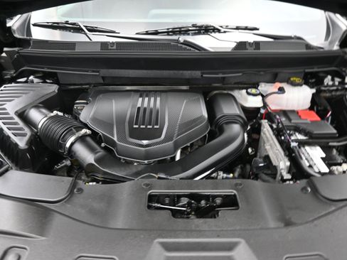Used 2025 Chevrolet Traverse LT FWD image 22