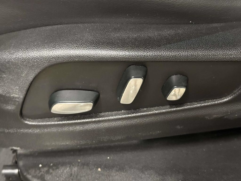 Used 2019 Cadillac XT5 Luxury FWD image 21