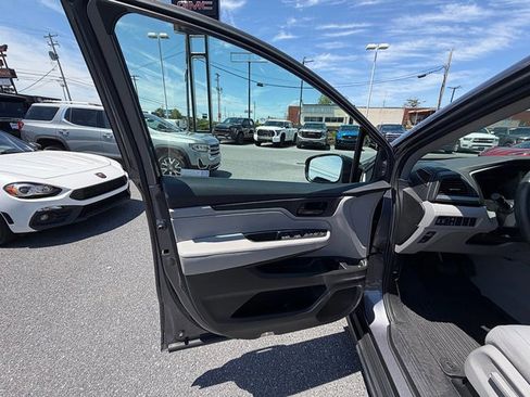 Used 2022 Honda Odyssey EX image 27